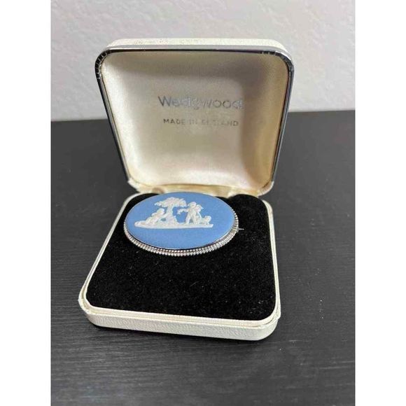 Wedgwood Jewelry - Wedgwood Brooch Cameo Jasperware Sterling Silver Pin Display Box Blue Cream
